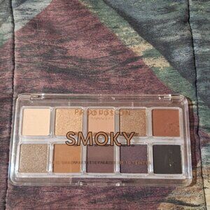 Profusion Smoky Eyeshadow Palette – Brand New & Sealed 🤎🔥